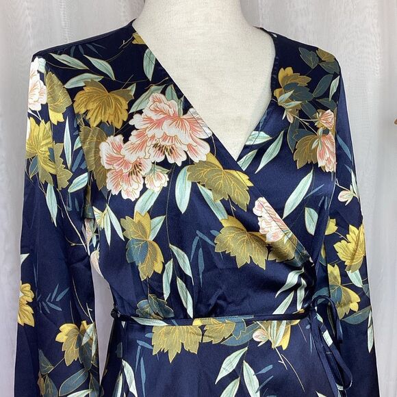 NWT Lulus Love Is Life Navy Blue Floral Print Wrap Dress Women’s Medium - Picture 6 of 14